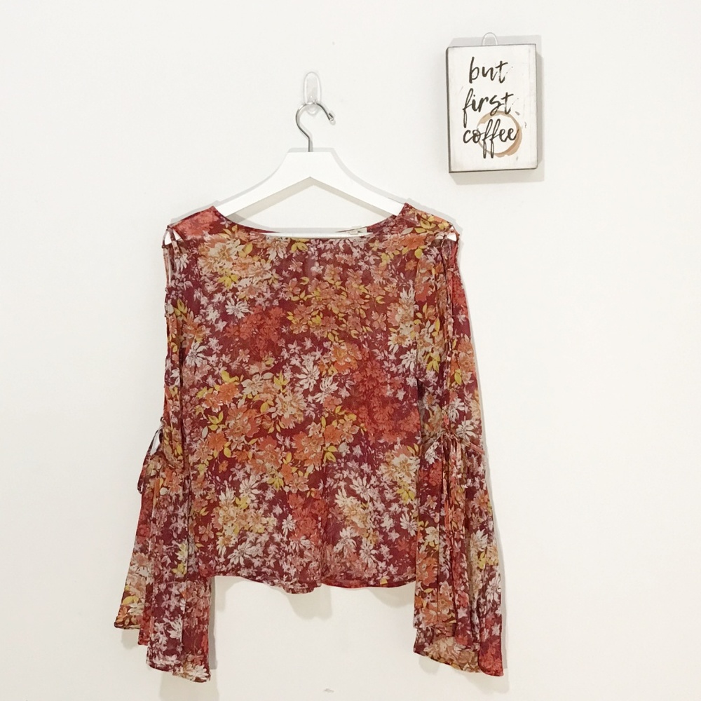 Lily White | Bell Sleeve Blouse | 0006